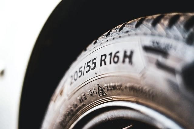 A picture of tyre size