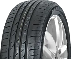 Close-up of the tread Nexen N'Blue HD Plus