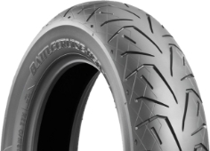 Close-up of the tread Bridgestone Battlecruise H50 150/80 B16 77 H Rear TL