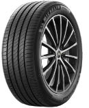 Close-up of the tread Michelin Primacy 4 235/50 R19 103 V XL, S1