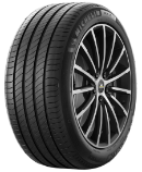 Close-up of the tread Michelin Primacy 4 245/45 R17 99 Y XL, MO