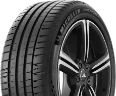 Close-up of the tread Michelin Pilot Sport 5