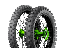 Close-up of the tread Michelin Starcross 6 90/100-21 57 M Front TT NHS Medium Soft