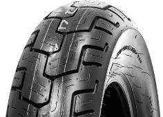 Close-up of the tread Dunlop D404 140/90-15 70 H Rear TL