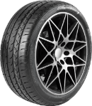Close-up of the tread Sonix PRIME UHP 8 225/55 R18 102 V